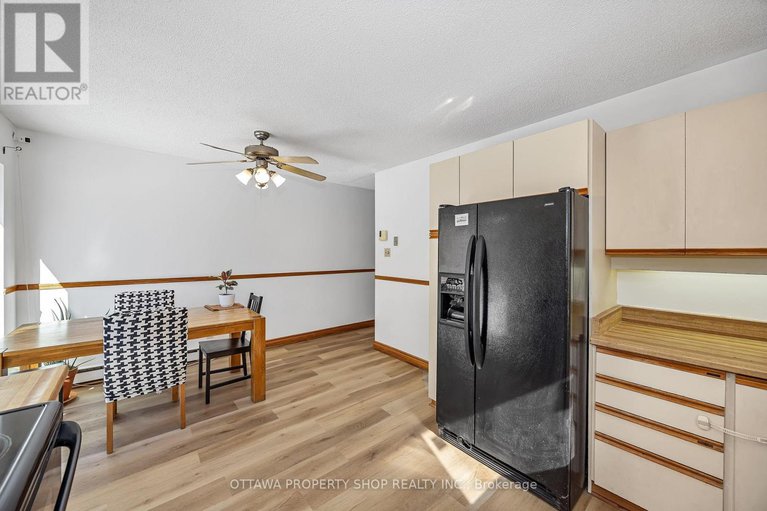 29431768/848-maitland-avenue/mckellar-heightsglabar-park/ottawa/ontario/K2A2S3_14