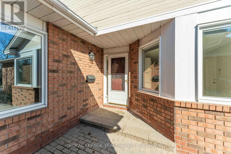 28139794/96-darlington-private-w/hunt-clubwestern-community/ottawa/ontario/K1V0X8_3