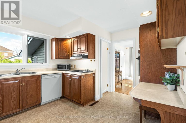 29669053/243-compton-avenue/woodroffe/ottawa/ontario/K2B5A8_17