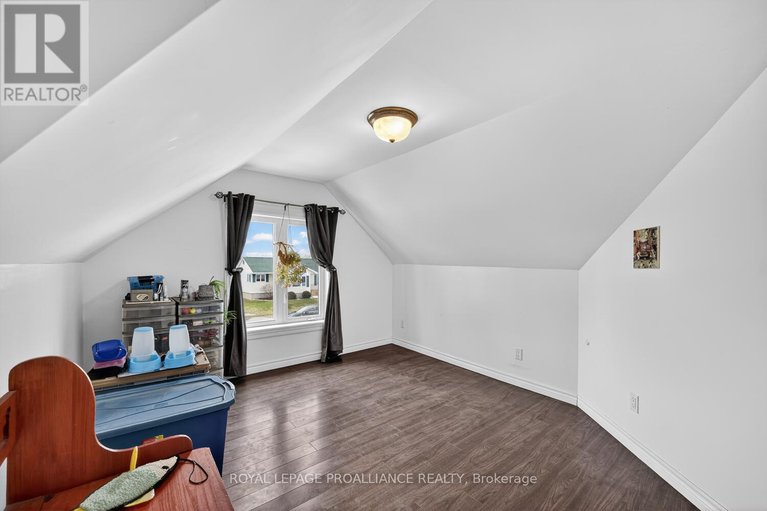 29460422/17-church-avenue/iroquois/south-dundas/ontario/K0E1K0_14