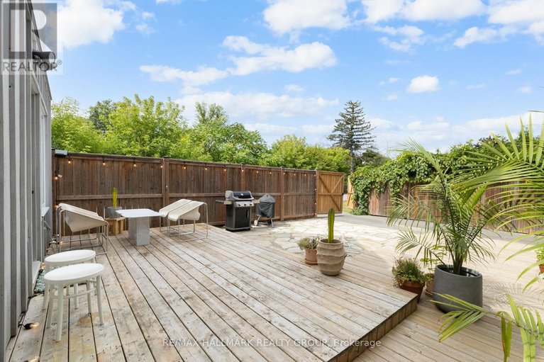 28836359/69-king-george-street/overbrookcastle-heights/ottawa/ontario/K1K1V4_22