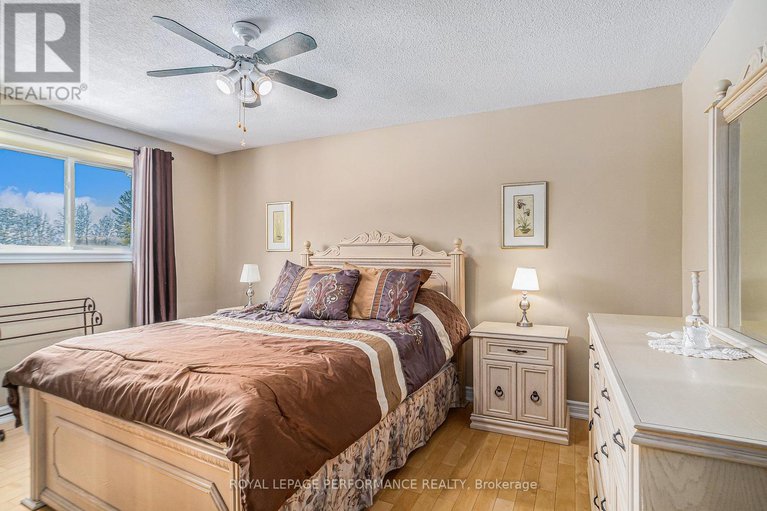 28423051/1430-notre-dame-street/russell-twp/russell/ontario/K0A1W0_27