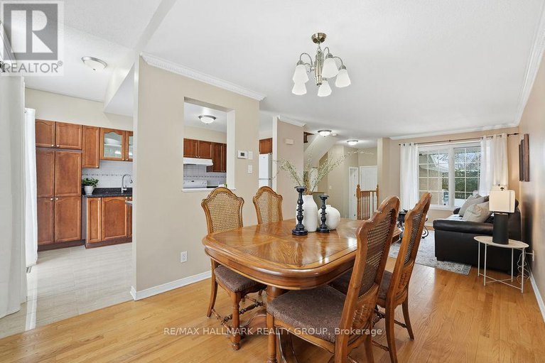 29250836/1165-falconcrest-court/chatelaine-village/ottawa/ontario/K4A3Z4_12