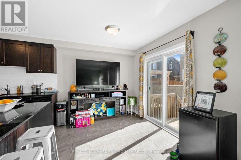 28482187/111-santolina-street/stittsville-north/ottawa/ontario/K2S0W9_15
