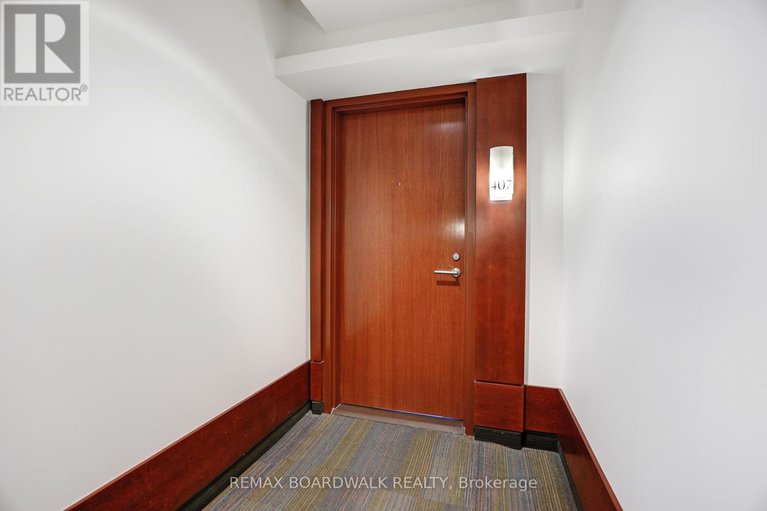 29330051/407-575-byron-avenue/mckellarhighland/ottawa/ontario/K2A1R7_6