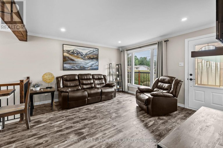 28901447/122-maple-grove-street/russell-twp/russell/ontario/K0A1W0_8