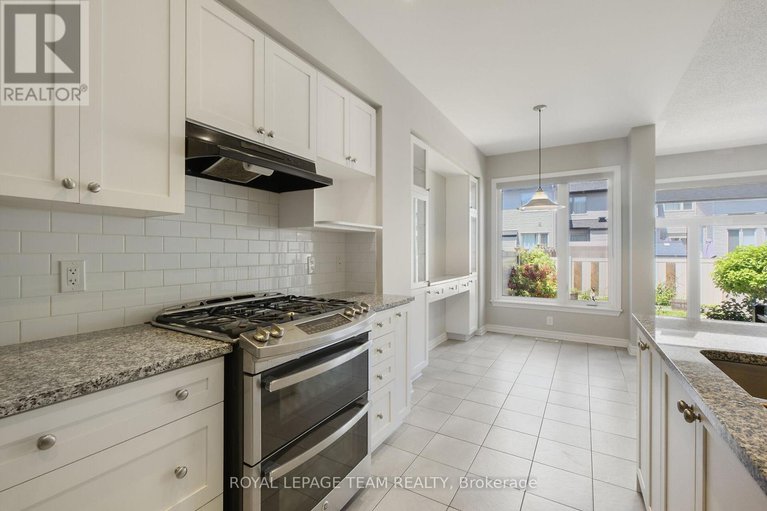 28884791/273-shinleaf-crescent/mer-bleuebradley-estatesanderson-park/ottawa/ontario/K1W0J2_8
