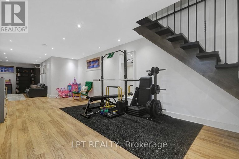 29075971/313-clifton-road/westboro-south/ottawa/ontario/K1Z5V1_37