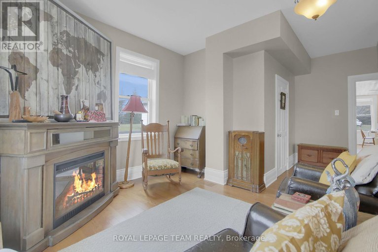 28403299/1456-meadow-drive/greely/ottawa/ontario/K4P1B1_13