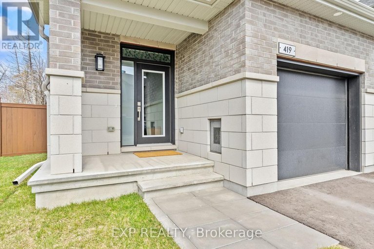 29648465/419-clubtail-private/blossom-parkkemp-parkfindlay-creek/ottawa/ontario/K1X0M9_4