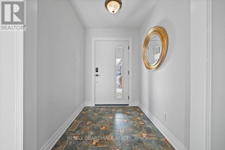 29312529/1367-talcy-crescent/fallingbrookridgemount/ottawa/ontario/K4A3C4_2