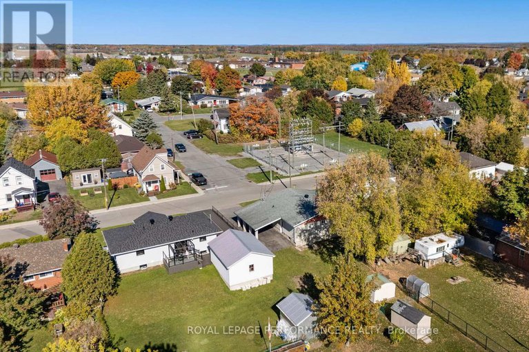 29003462/108-elgin-street-w/alexandria/north-glengarry/ontario/K0C1A0_14