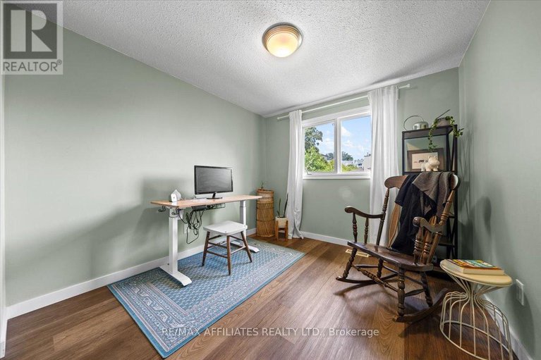 28649906/2530-autumn-hill-crescent/blackburn-hamlet-south/ottawa/ontario/K1B4M7_22