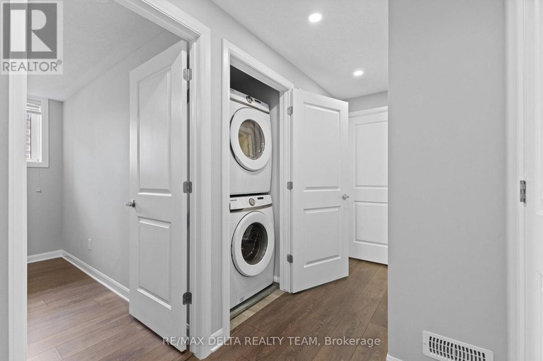 29442240/a-706-amberwing-private/avalon-west/ottawa/ontario/K4A5H5_33