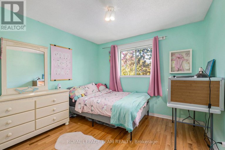 28926075/9-glacier-street-s/on-the-green/ottawa/ontario/K2J2M7_14