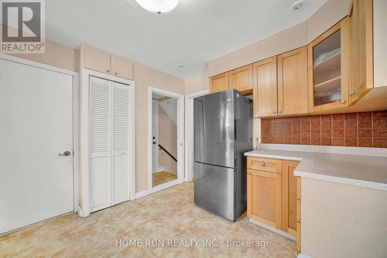 29367174/546-donald-street/castle-heightsrideau-high/ottawa/ontario/K1K1L7_8