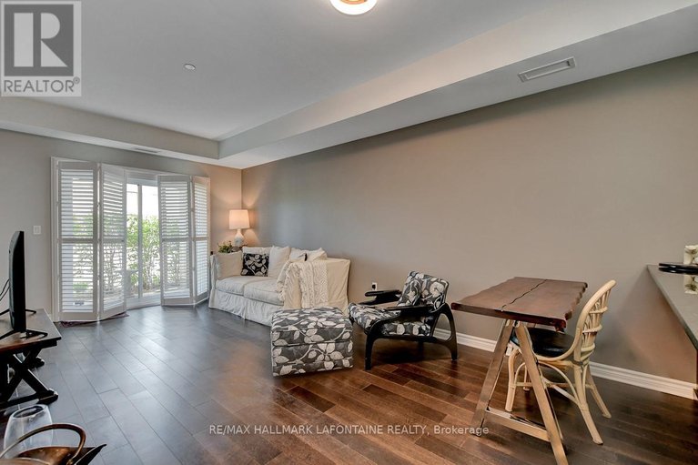 29676805/114-120-prestige-circle/chatelaine-village/ottawa/ontario/K4A1B4_14