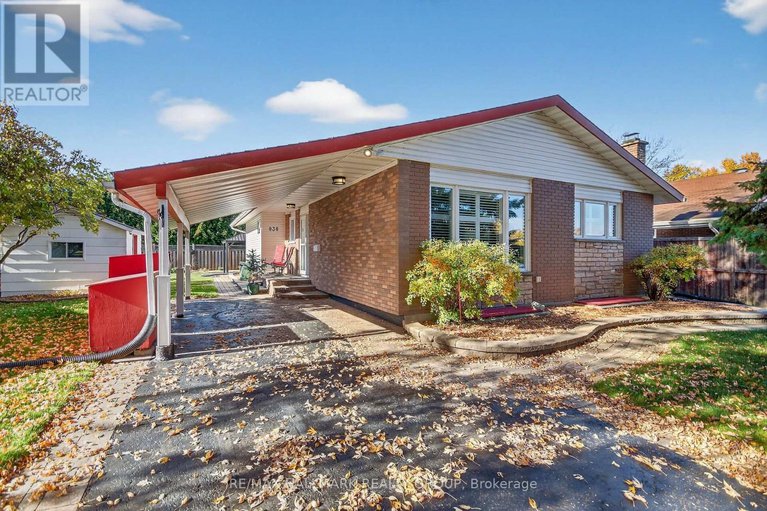 29053802/838-balsam-drive/chatelaine-village/ottawa/ontario/K1E1B7_3