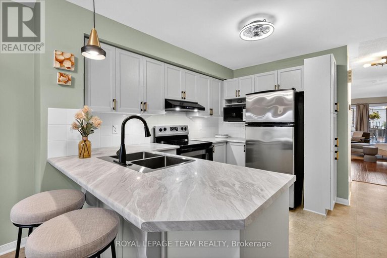 29059744/548-lakeridge-drive-ne/avalon-east/ottawa/ontario/K4A0H5_16