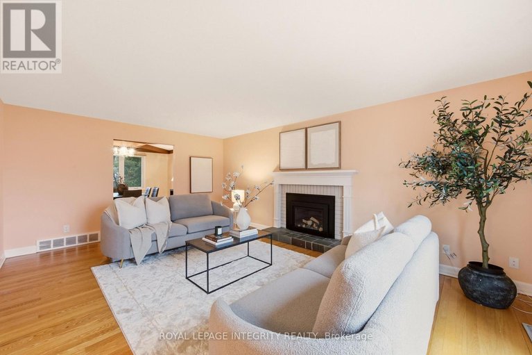 29618053/68-beaver-ridge/city-viewskylinefisher-heightsparkwood-hills/ottawa/ontario/K2E6E4_5