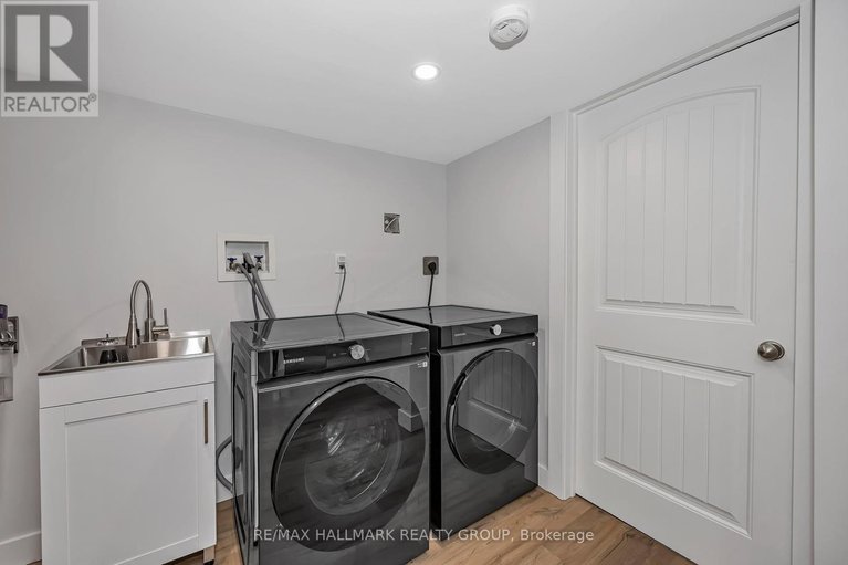 29586664/1059-avignon-court/orleans-wood/ottawa/ontario/K1C2N4_37