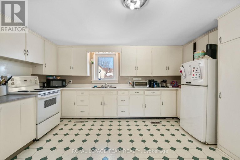 29425301/1727-reids-mills-road/north-dundas-mountain-twp/north-dundas/ontario/K0E1S0_14