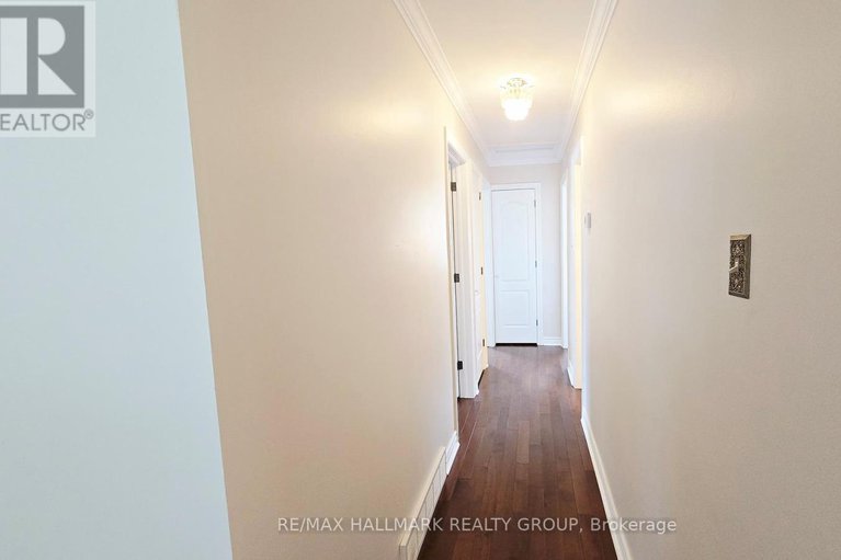 28842722/38-hadley-circle/bells-corners/ottawa/ontario/K2H6N9_12