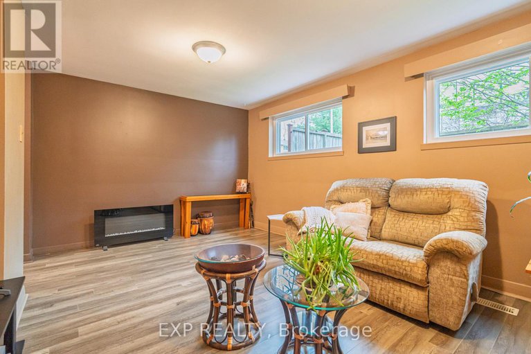 28319921/220-ancaster-avenue/woodroffe/ottawa/ontario/K2B5B3_26