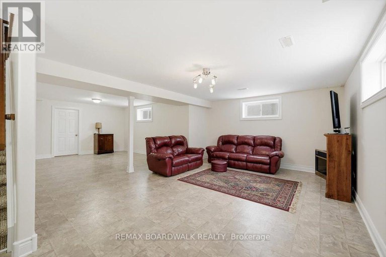 29248590/110-templeton-court/kemptville/north-grenville/ontario/K0G1J0_22