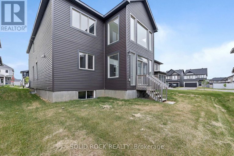 28573370/92-esban-drive/blossom-parkkemp-parkfindlay-creek/ottawa/ontario/K1X0J3_42