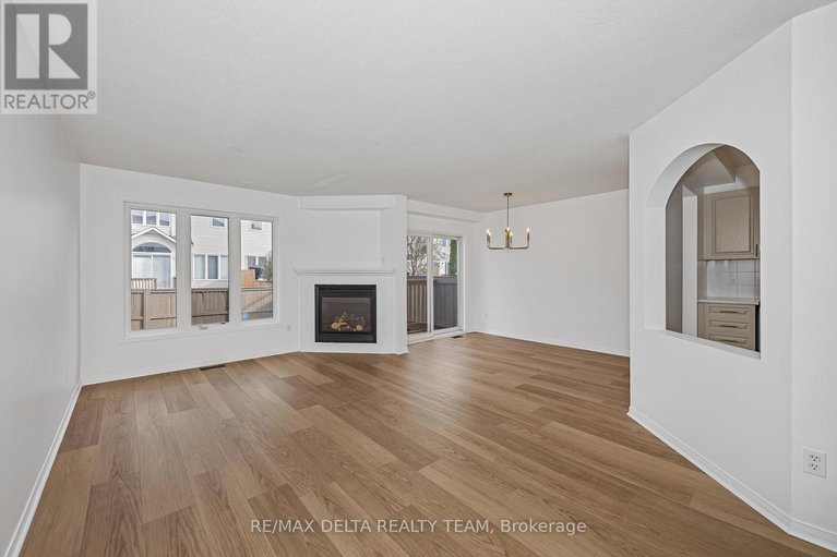 29231240/216-forestcrest-street/chapel-hill/ottawa/ontario/K1C7R5_6