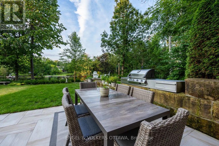 28062589/5651-herwig-place/manotick-south-to-roger-stevens/ottawa/ontario/K4M1B3_45