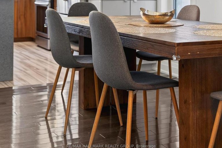 29306609/579-foxview-place/cfb-rockcliffe-and-area/ottawa/ontario/K1K4E1_5