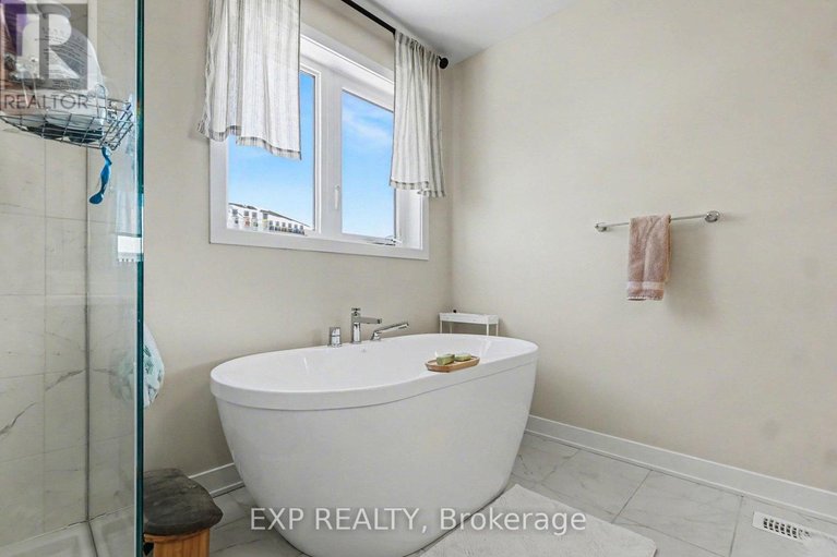 29328135/2142-winsome-terrace/fallingbrookgardenway-south/ottawa/ontario/K4A0K6_15