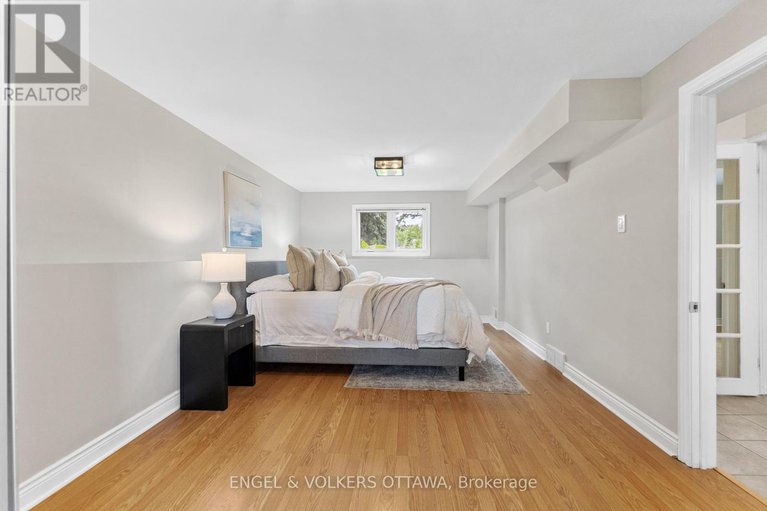 28638772/31-assiniboine-drive/borden-farmstewart-farmcarleton-heightsparkwood-hills/ottawa/ontario/K2E5R8_12