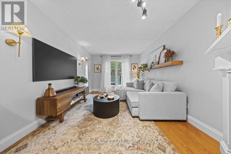 28361961/21-cedarock-drive/bridlewood/ottawa/ontario/K2M2H6_13