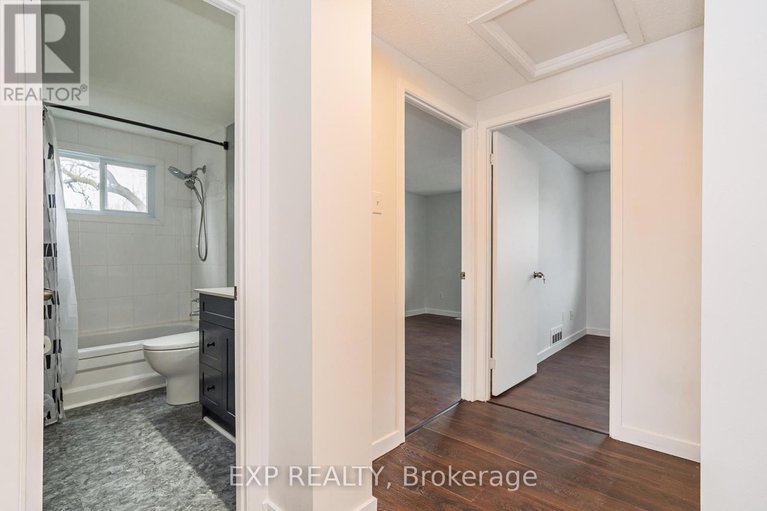 29111766/1364-st-jean-street/chateauneuf/ottawa/ontario/K1C2E6_16