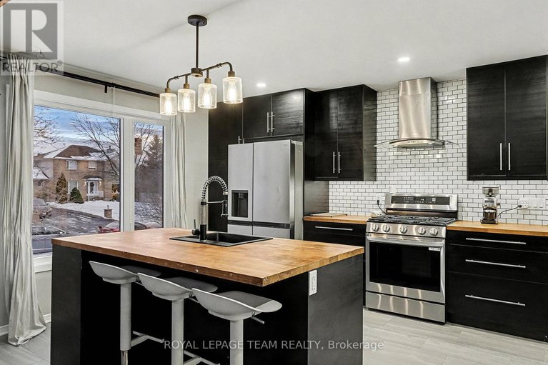 29196354/3229-wild-cherry-drive/osgoode/ottawa/ontario/K0A2W0_14