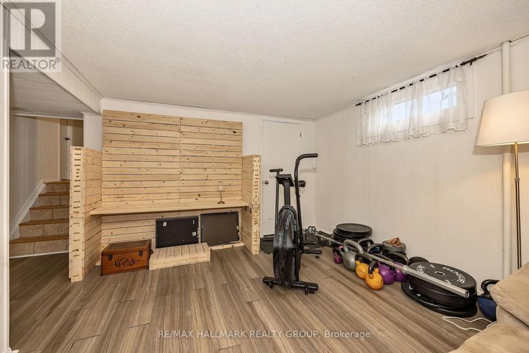 29684996/735-chapman-boulevard/elmvale-acres/ottawa/ontario/K1G1T7_28