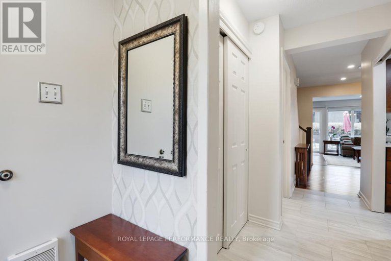 29039547/695-richmond-road/woodroffe/ottawa/ontario/K2A0G6_5