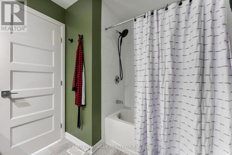 28565269/189-turquoise-street/clarencerockland-twp/clarence-rockland/ontario/K4K0L5_36