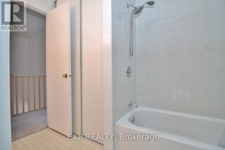28815931/2127-lauzon-street/fallingbrookgardenway-south/ottawa/ontario/K4A3K7_19