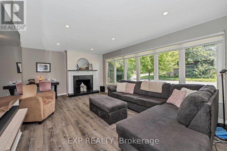 28602725/936-blythdale-road/mckellar-heightsglabar-park/ottawa/ontario/K2A3N6_6