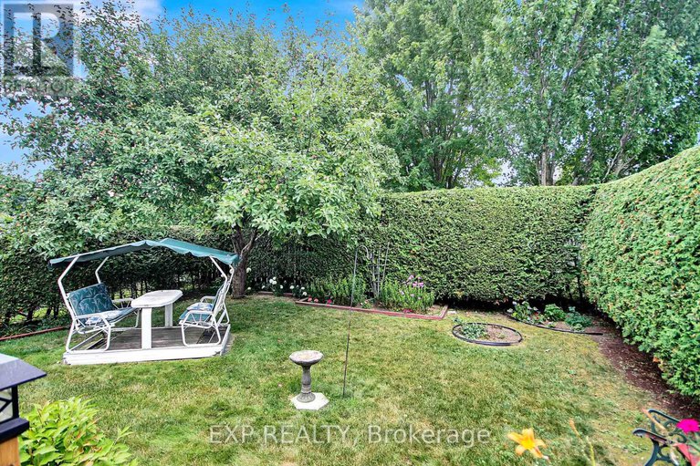 28705639/2104-gardenway-drive/fallingbrookgardenway-south/ottawa/ontario/K4A3K2_18