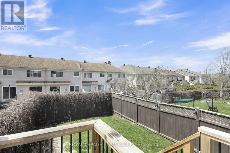 28277167/484-meadowbreeze-drive/emerald-meadowstrailwest/ottawa/ontario/K2M2T6_30