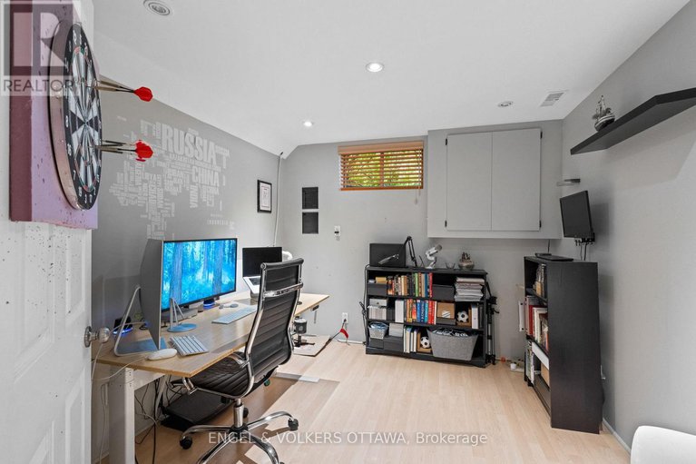 28604093/935-fieldown-street/cumberland-ridge/ottawa/ontario/K4C1B9_31