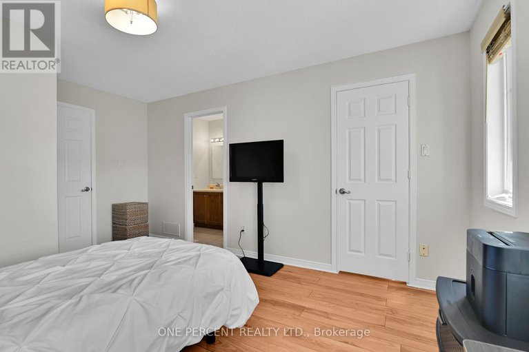 28463418/2572-alanis-private/emerald-woodssawmill-creek/ottawa/ontario/K1T4A1_28