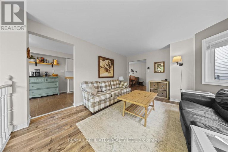 28880153/93-springcreek-crescent/bridlewood/ottawa/ontario/K2M2K8_12