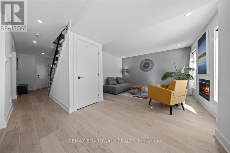 29598095/1535-kamouraska-circle/chateauneuf/ottawa/ontario/K1C3J1_5