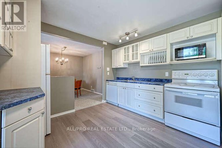 29261422/56-jackson-court/beaverbrook/ottawa/ontario/K2K1B7_17